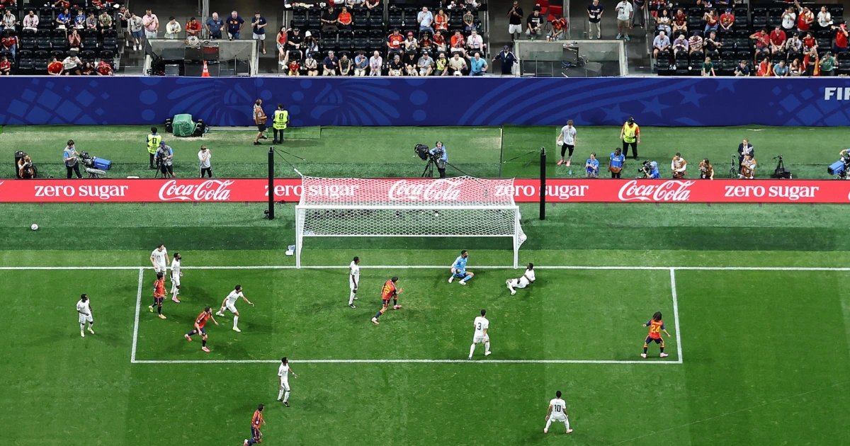 Autogol amplía la goleada de España ante Arabia Saudí
