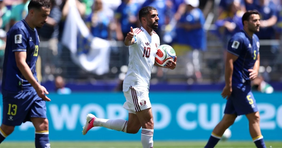 El capitán Hassan Alhaydos descuenta para Qatar y pone el juego 2-1