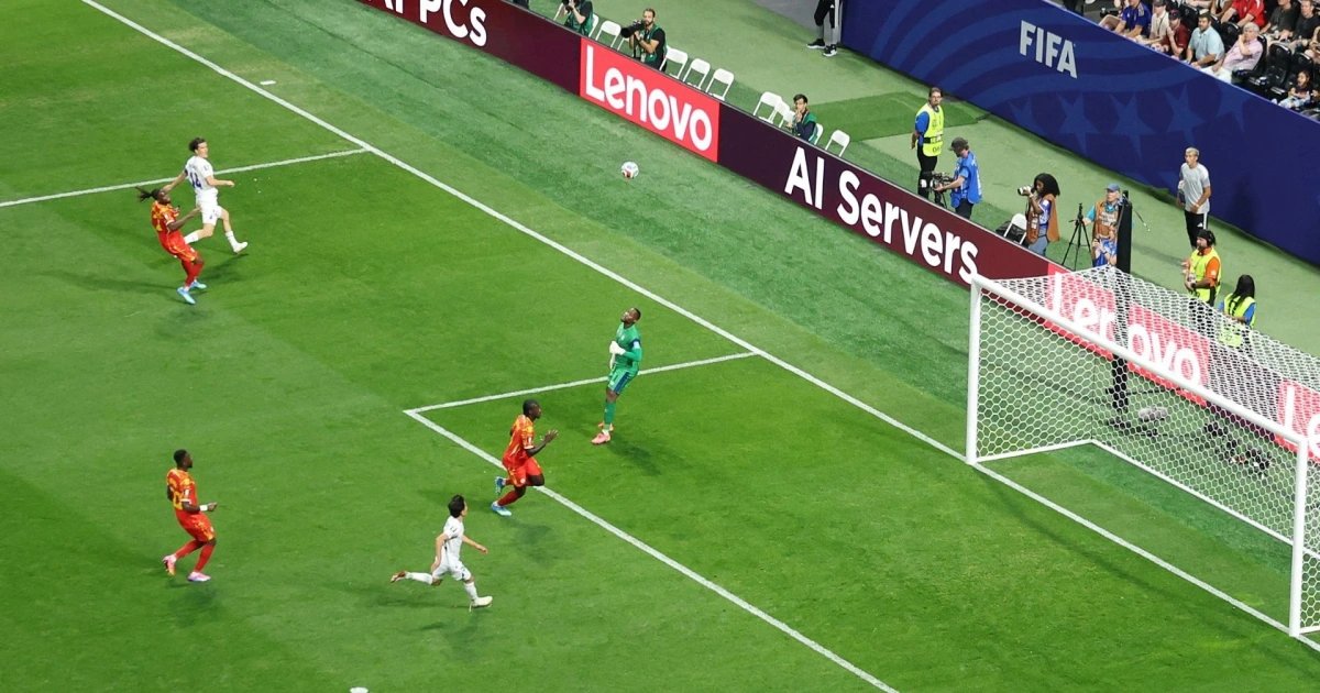 ¡Golazo de Eldor Shomurodov! Uzbekistán pega primero ante el Congo