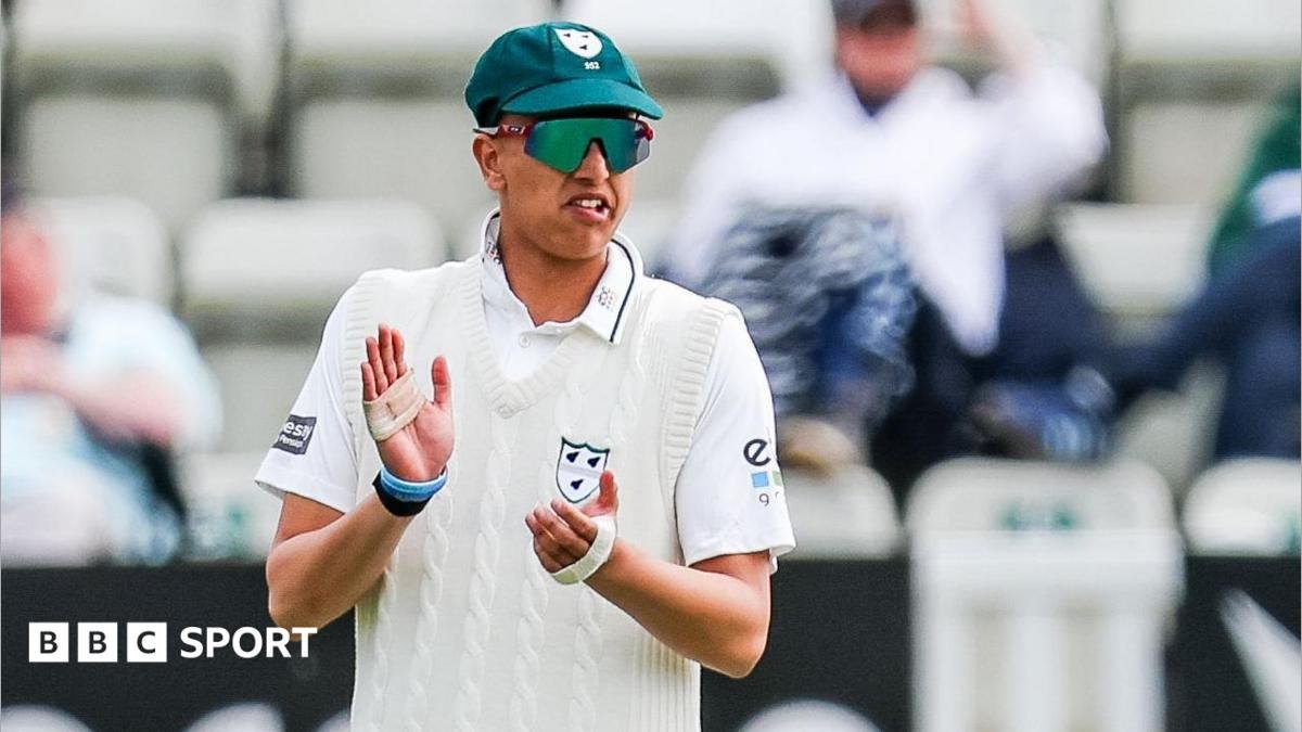 County Championship: Worcestershire beat Gloucestershire