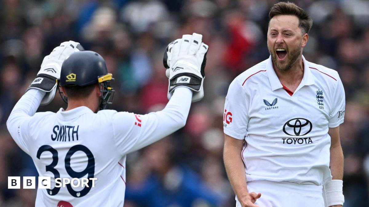 England vs New Zealand: Ollie Robinson moves hosts closer to first Test win on rain-affected third day