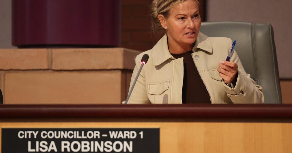 Controversial councillor Lisa Robinson running for mayor of Pickering
