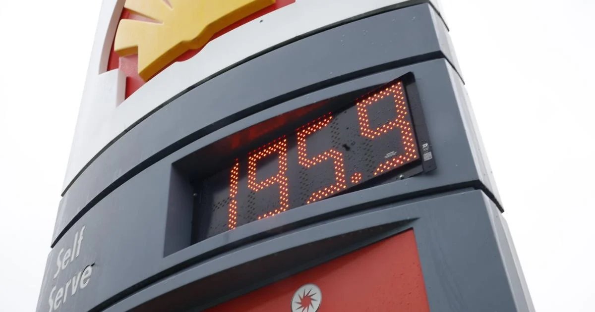 Canada's annual inflation rate rose to 3.2% in May due to higher gasoline prices