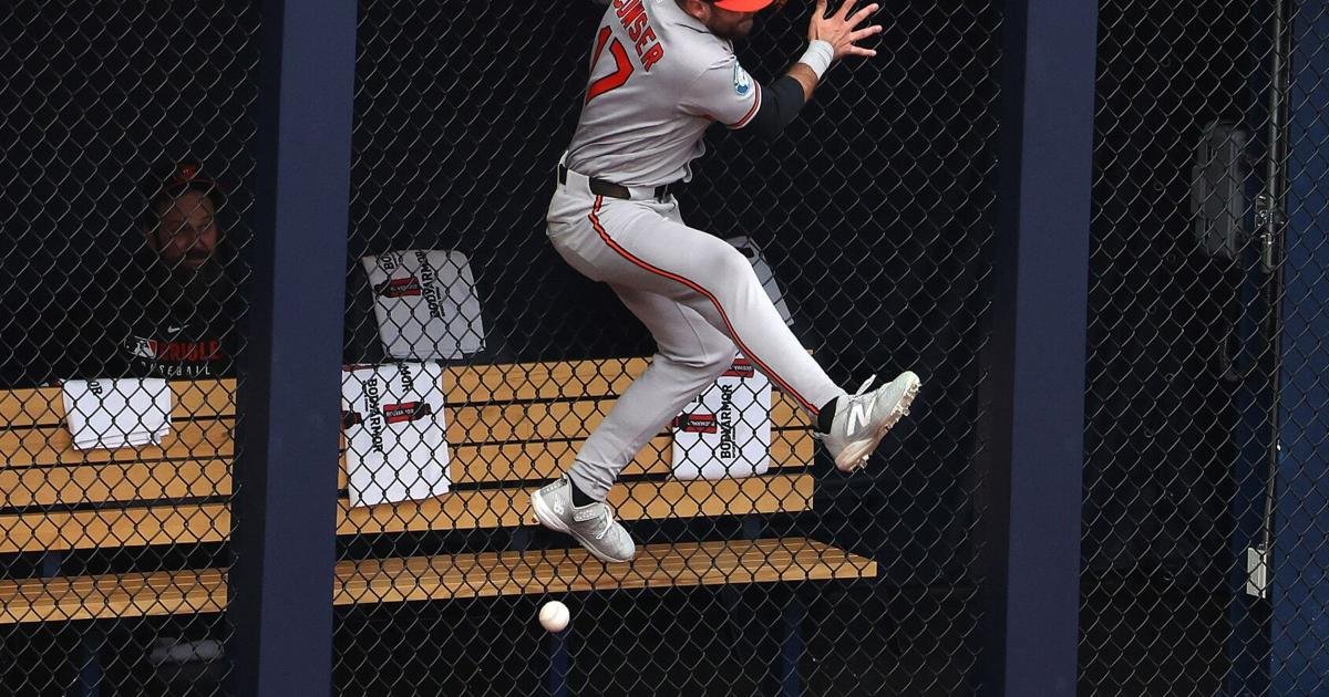 Jays, Orioles: Clement puts on a show at plate and in field