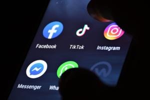 Social media ban for kids expected as Carney government set to table online harms legislation