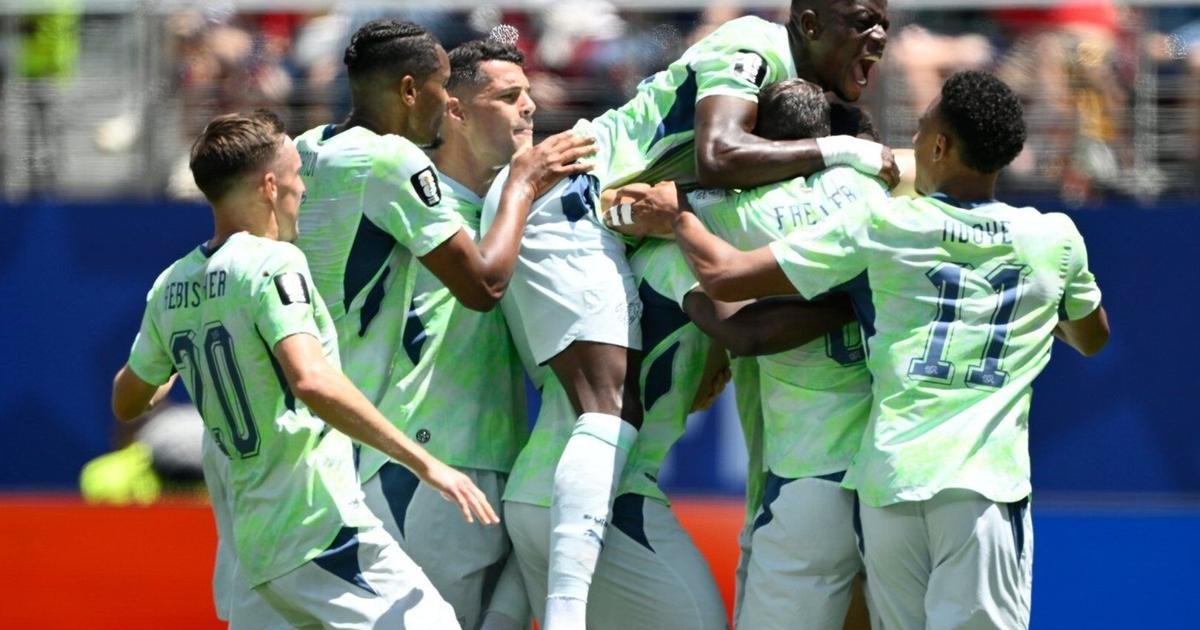 Boualem Khoukhi’s goal on header in stoppage time earns Qatar a 1-1 World Cup draw with Switzerland