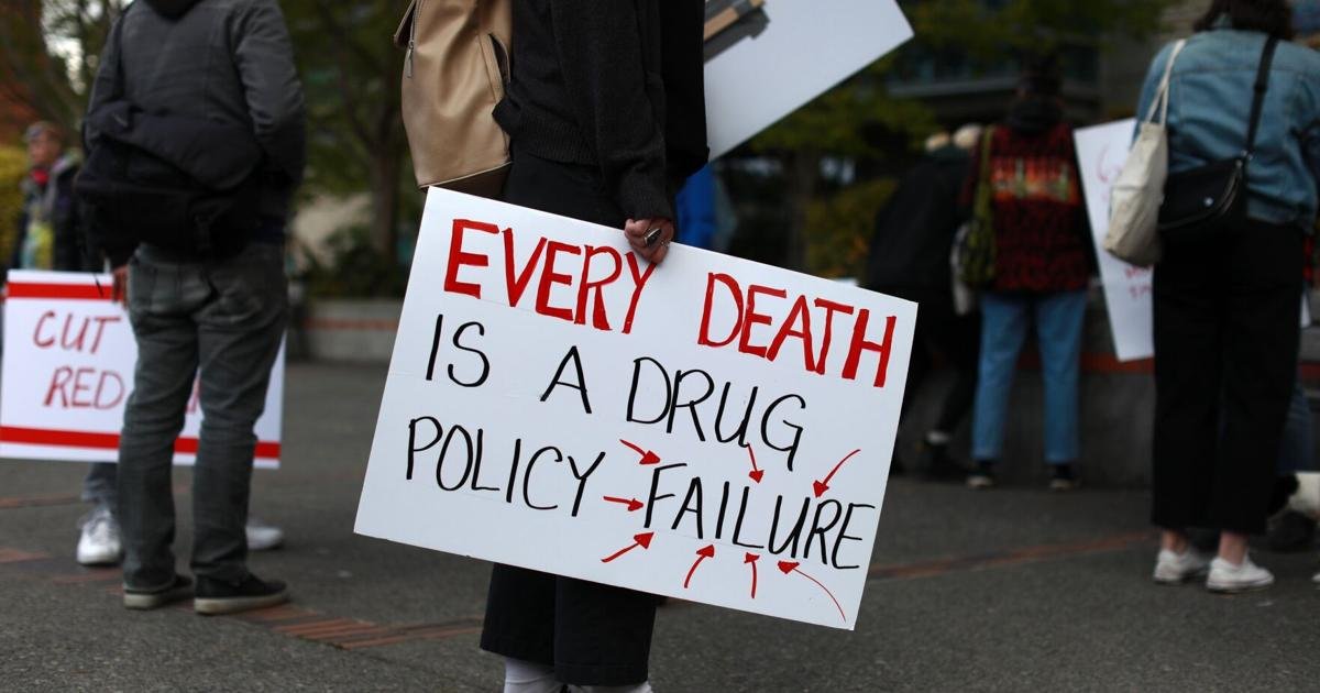 Opioid deaths in Canada decline for second year in a row