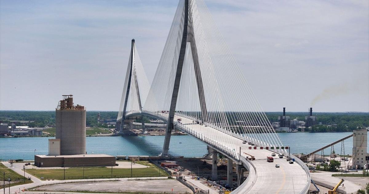 Anger mounts over 'unacceptable' delays as Gordie Howe bridge to U.S. remains closed