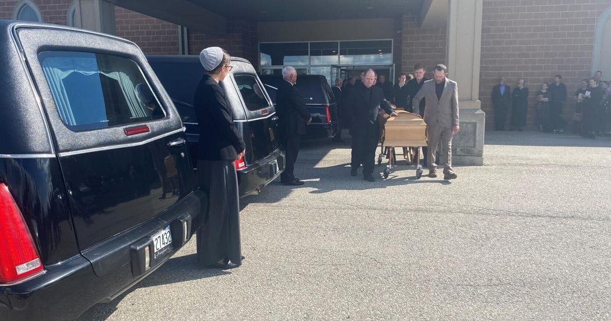Hundreds gather to mourn 5 Doerksen children killed in Mapleton crash