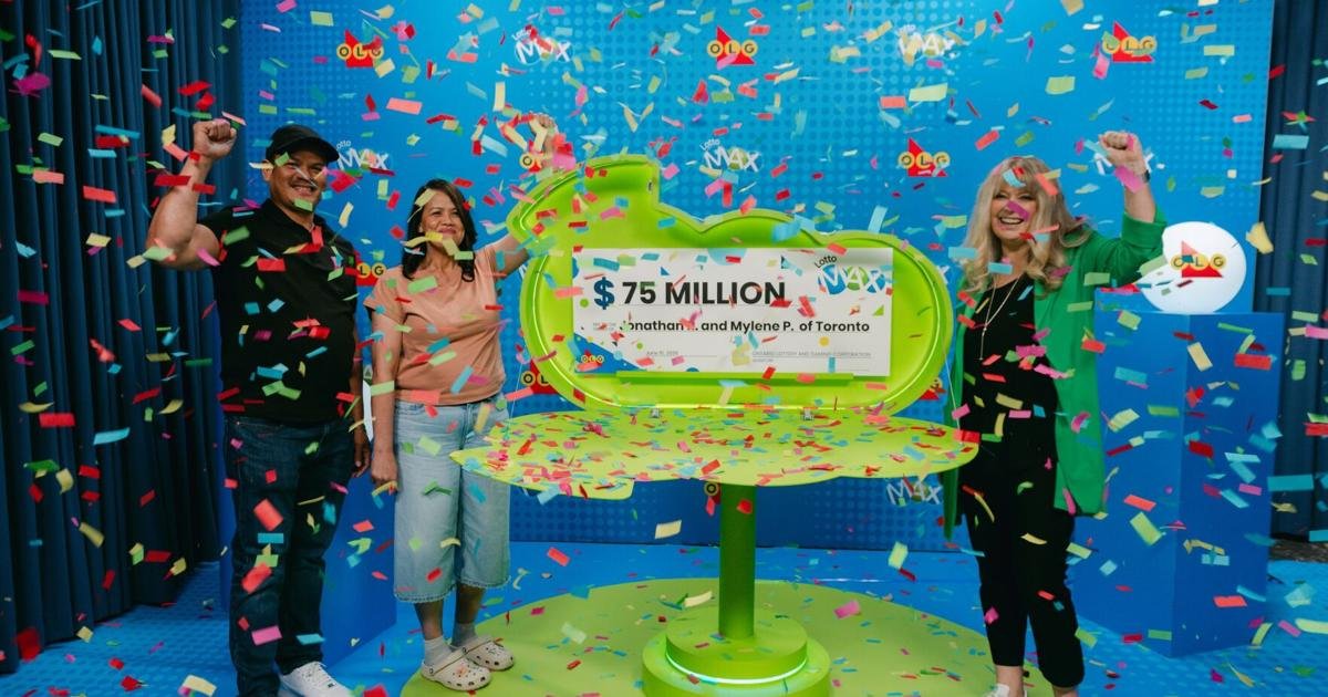 For first time ever, Toronto sibling duo wins $75M Lotto Max jackpot