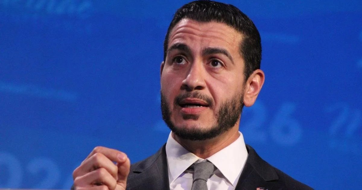 AP Exclusive: Sen. Van Hollen backs El-Sayed for Michigan Senate in break from Democratic leadership