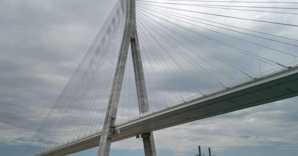Gordie Howe Bridge delay becomes flashpoint in Michigan race