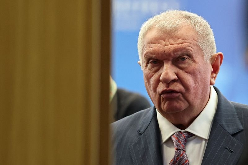 Russia’s Sechin says U.S. companies benefit from the closure of the Strait of Hormuz