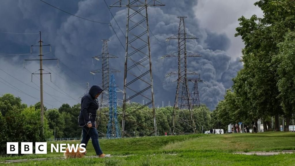 Steve Rosenberg: Moscow oil refinery attack brings Russia's war with Ukraine closer to home