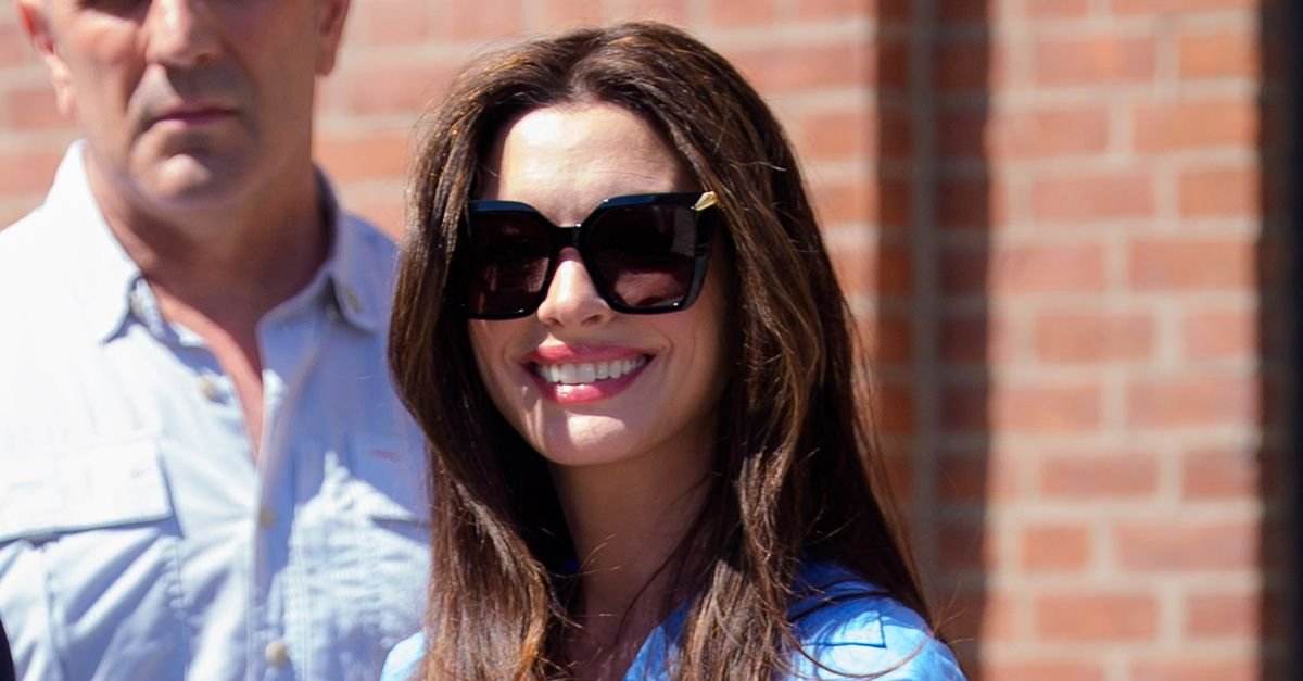 Anne Hathaway Wore the Pretty Color Trend of Summer 2026