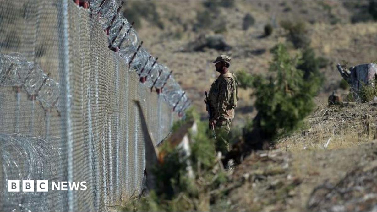 Pakistan launch deadly strikes along Afghan border