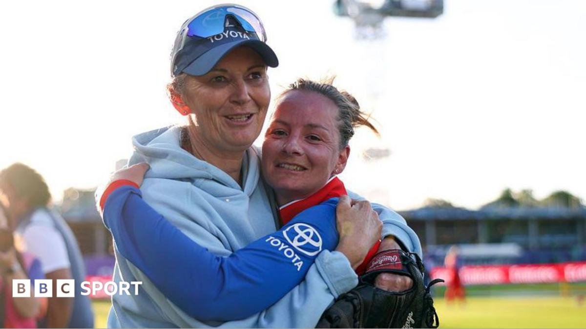 T20 World Cup: Danni Wyatt-Hodge century gives England ideal win