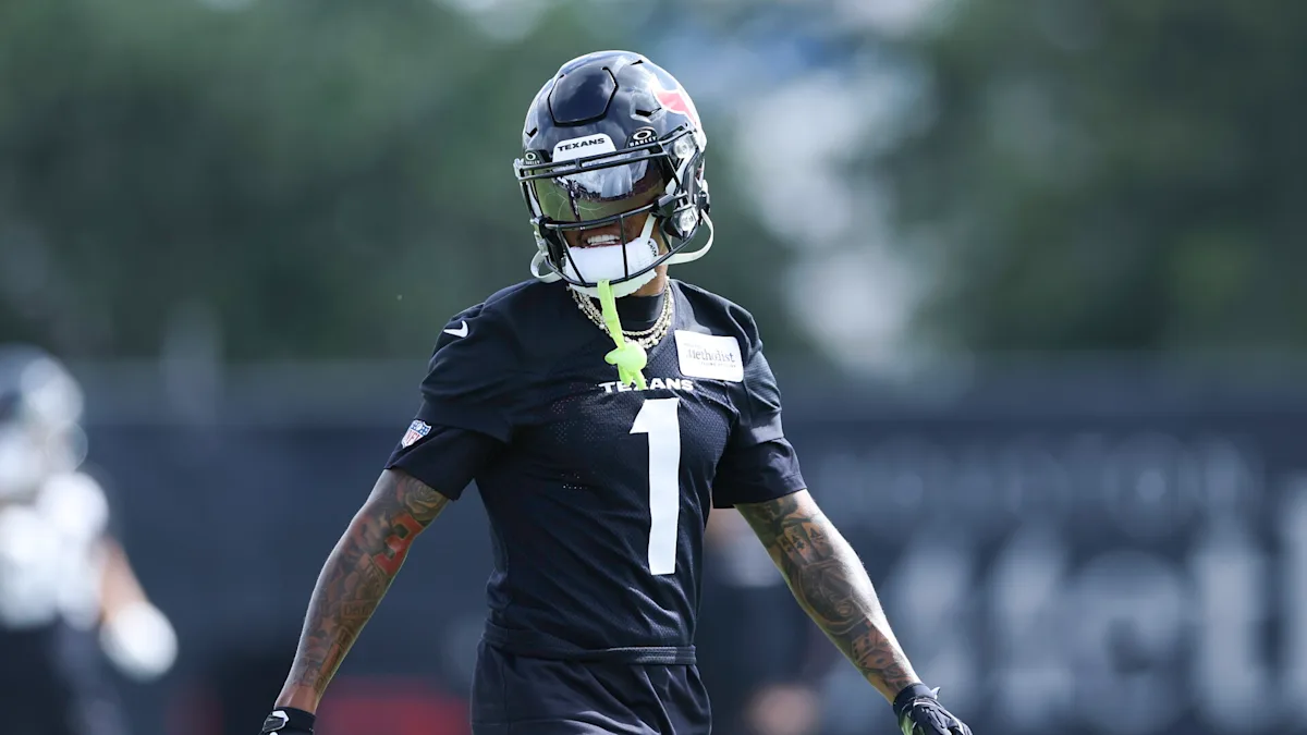 Texans WR Tank Dell sees “light at the end of the tunnel” in recovery from 2024 knee injury