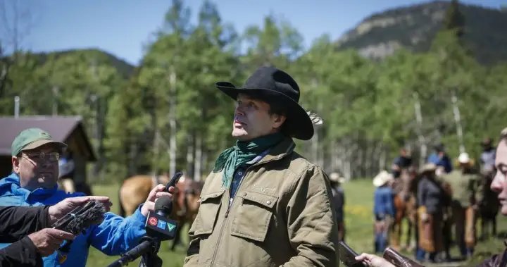 Alberta country music artist Corb Lund expected to hand in anti-coal petition