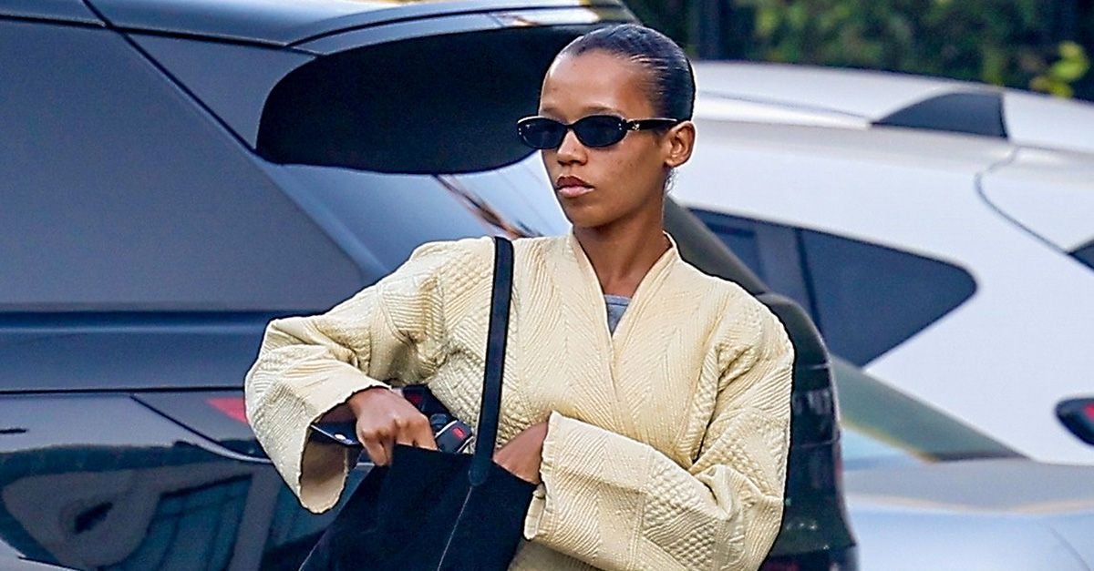 The Sandal Trend to Wear With the Best Summer Legging Color