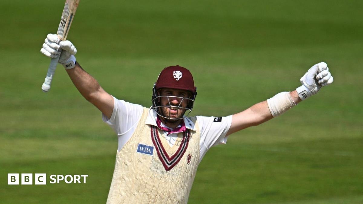 County Championship: Somerset held to draw by Warwickshire