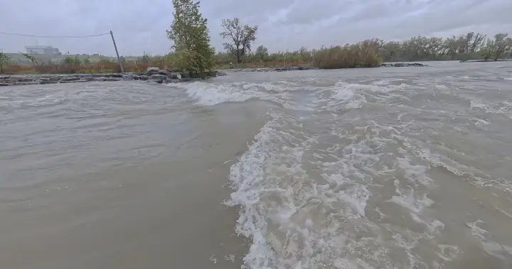 City of Calgary officials forecast river levels to peak by Tuesday – Calgary
