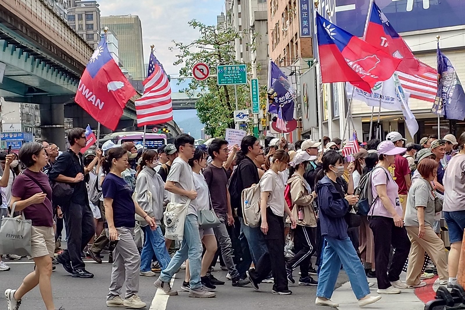 MPs plan official Taiwan visit as Beijing blasts ‘hurtful’ trips, bars New Zealanders