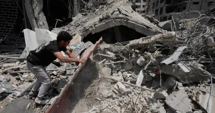 Israel, Lebanon renew ceasefire as Trump admits calling Netanyahu ‘crazy’ – National