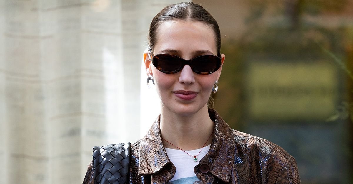 Fashion Girls Are Opting for This Shirt Trend Instead of White T-Shirts