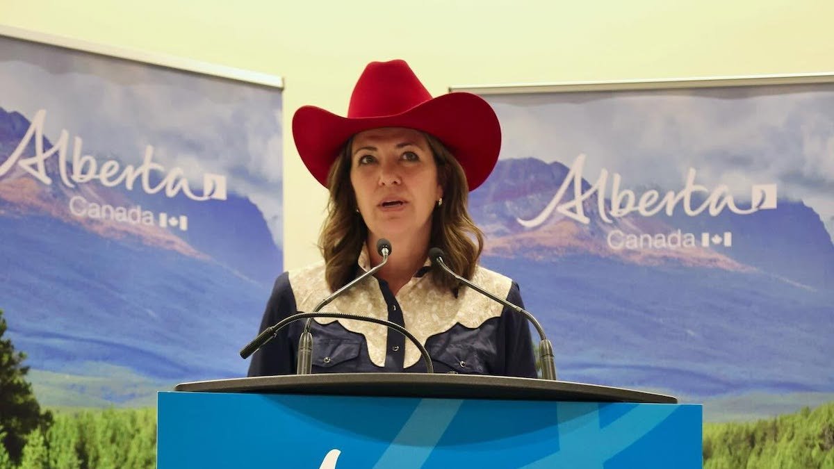 A summertime mystery: Why has Danielle Smith flip-flopped on forcing public health inspectors to switch employers?