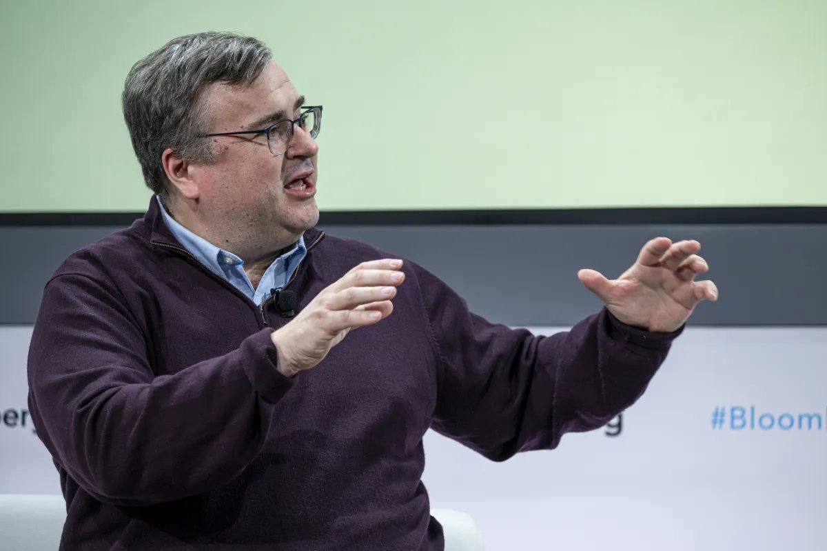 Reid Hoffman is leaving Microsoft’s board to go ‘founder mode’ with startup Manus