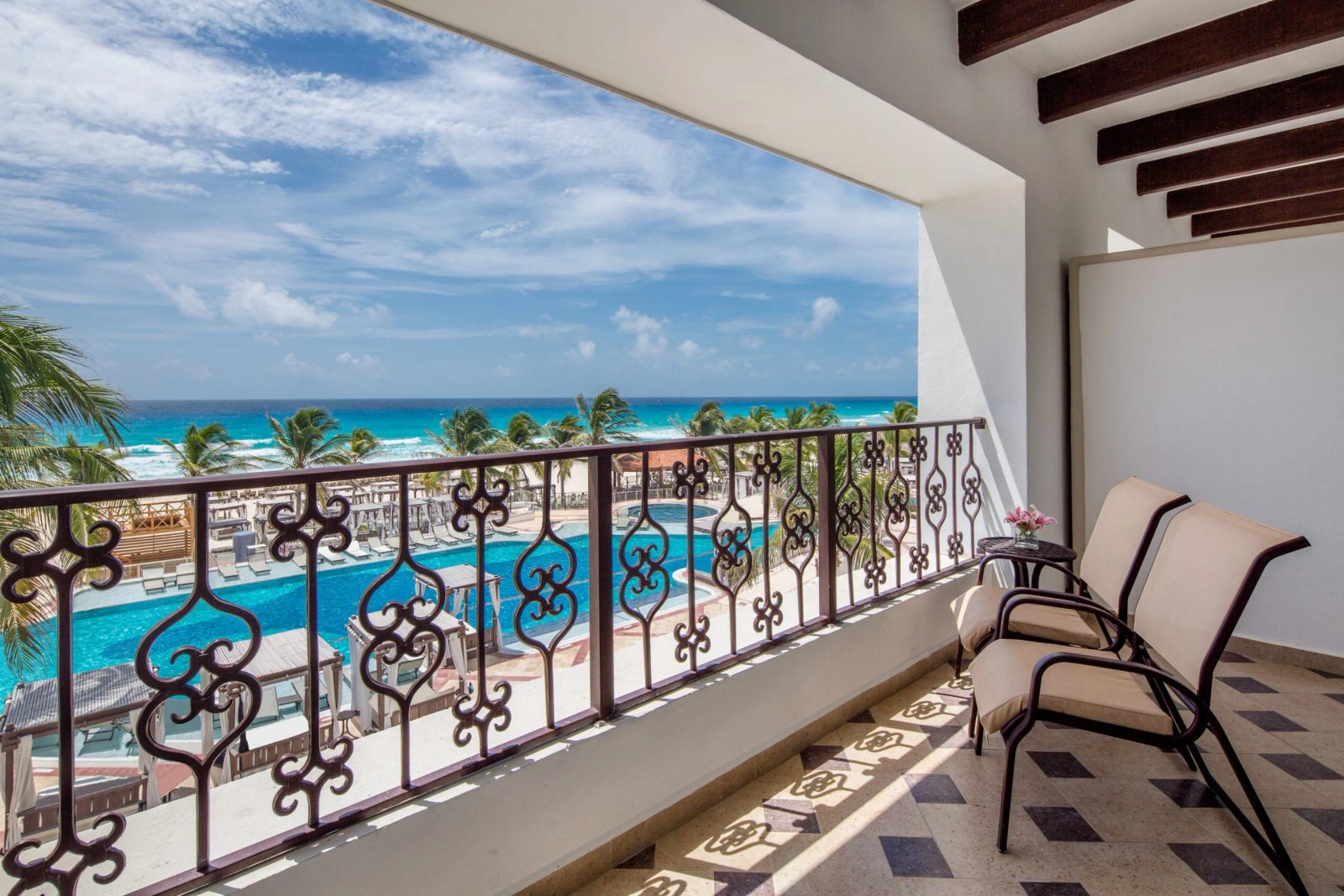 Current World of Hyatt promotions and offers