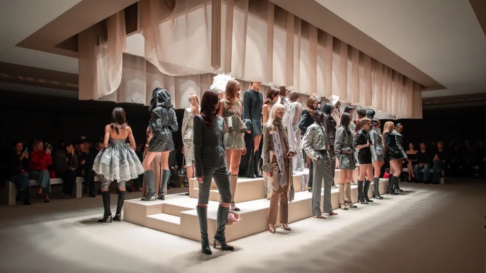 Alexander McQueen to Return to London Fashion Week with September Show