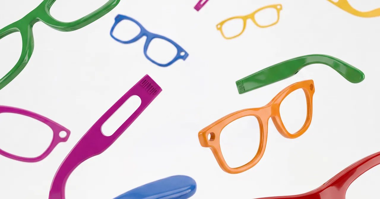 They’re Making Clip-On Frames for Smart Glasses Now