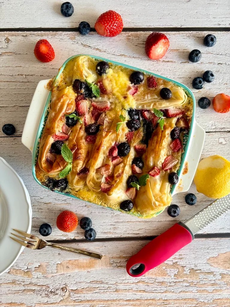 Rustic Berry Crinkle Phyllo Cake – Easy Fruit Dessert