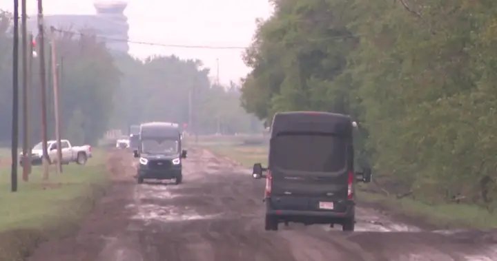 South Edmonton rural road used to bypass QEII a rutted, muddy mess: ‘It’s teeth-chattering’ – Edmonton