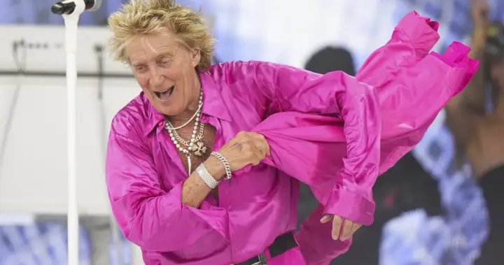 Rod Stewart uses oxygen tank on stage, says he nearly fainted – National