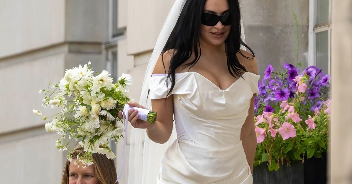 Courthouse Wedding Outfit Ideas for Brides and Guests