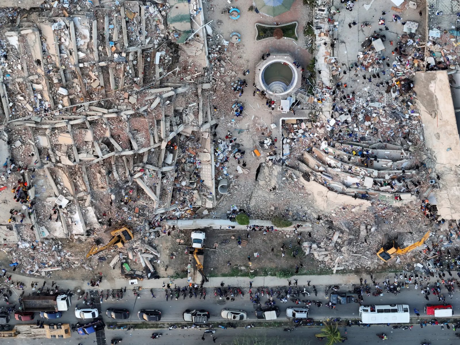 Drone captures ongoing rescue efforts after Venezuela earthquakes | Earthquakes