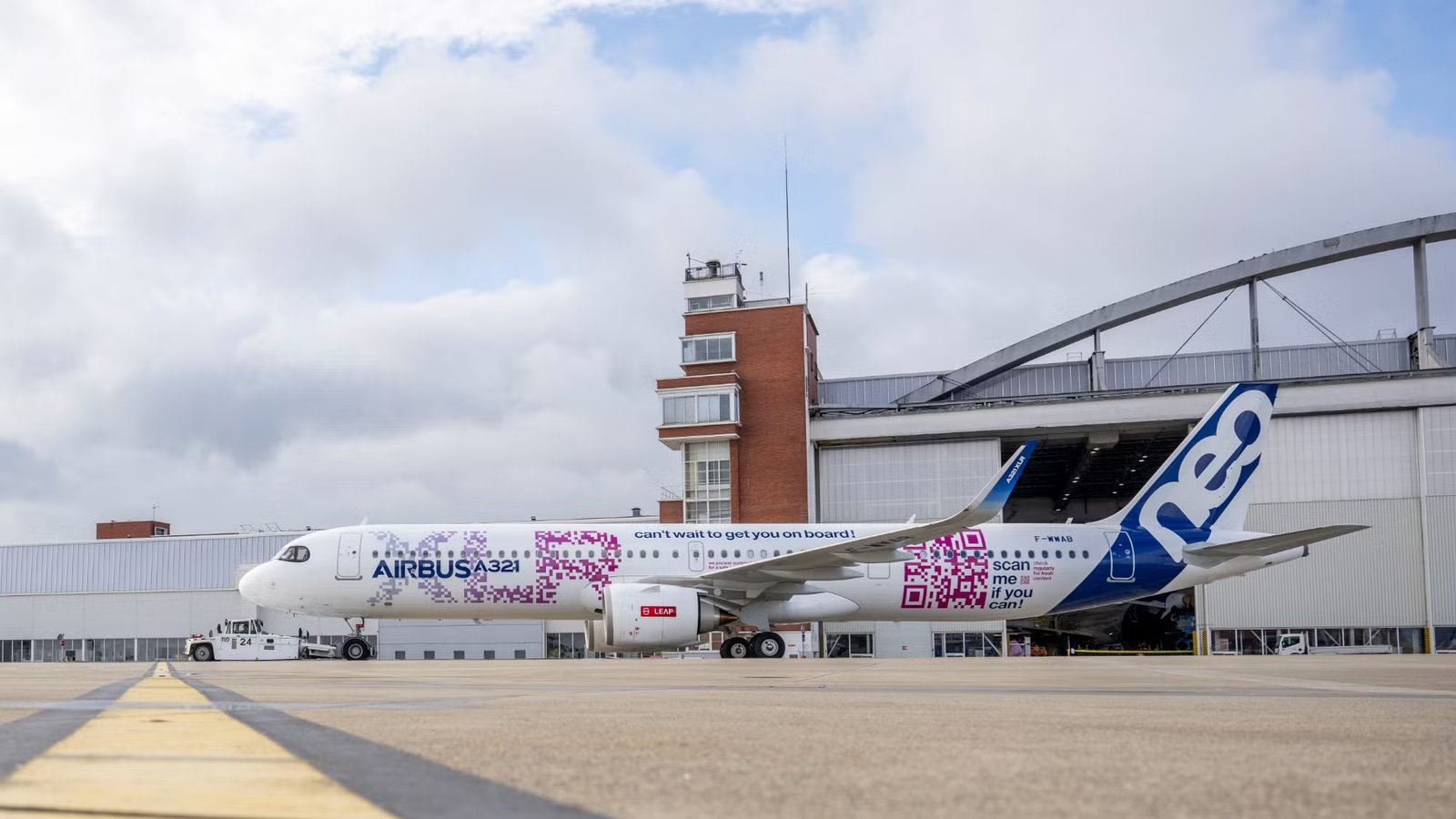 United Plans To Block A321XLR Middle Seats To Fly With 3 Flight Attendants, Not 4