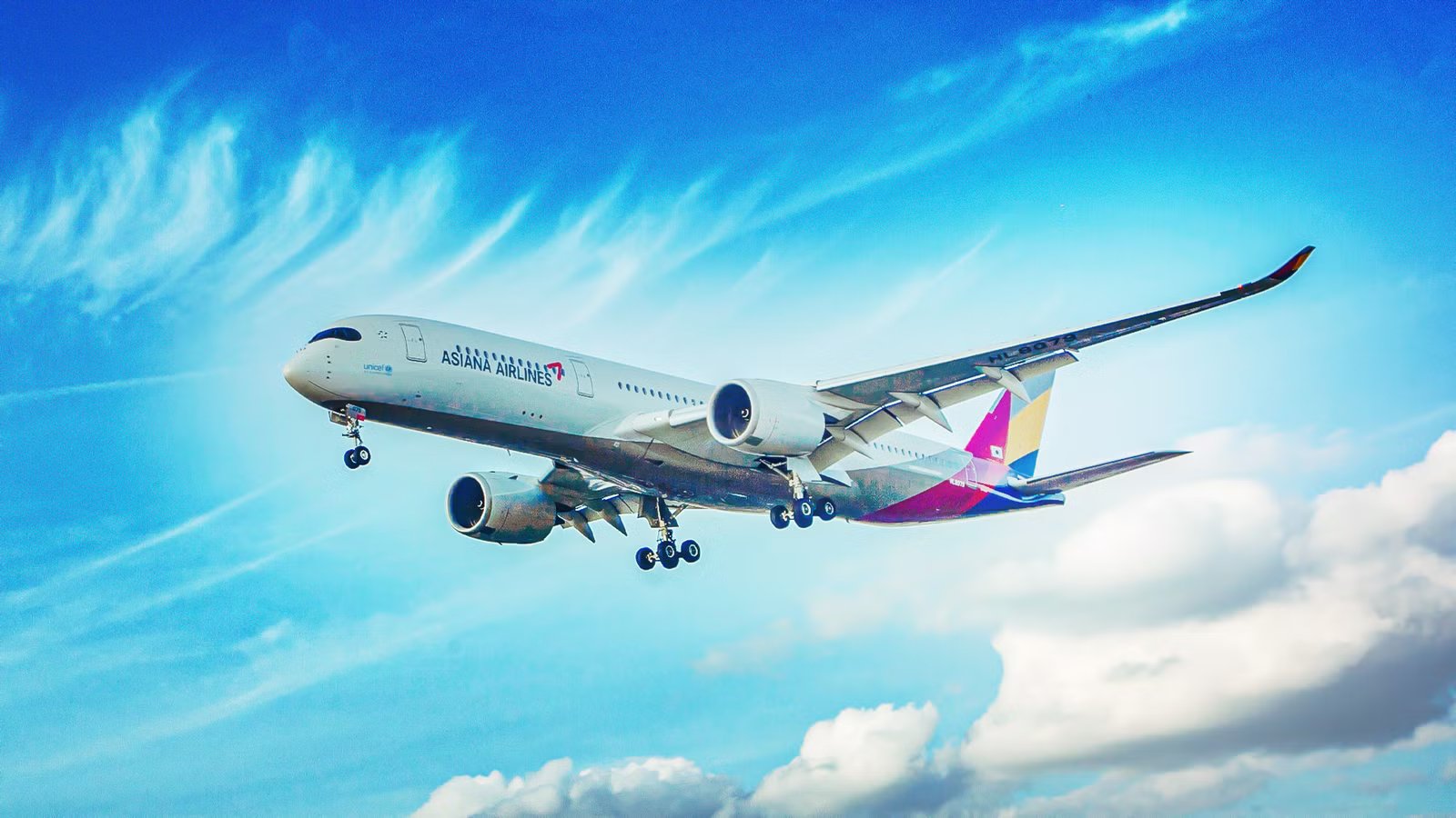 How The Airbus A350’s ‘Bird-Like’ Wing Morphs Mid-Flight To Cut Fuel Burn By 25%