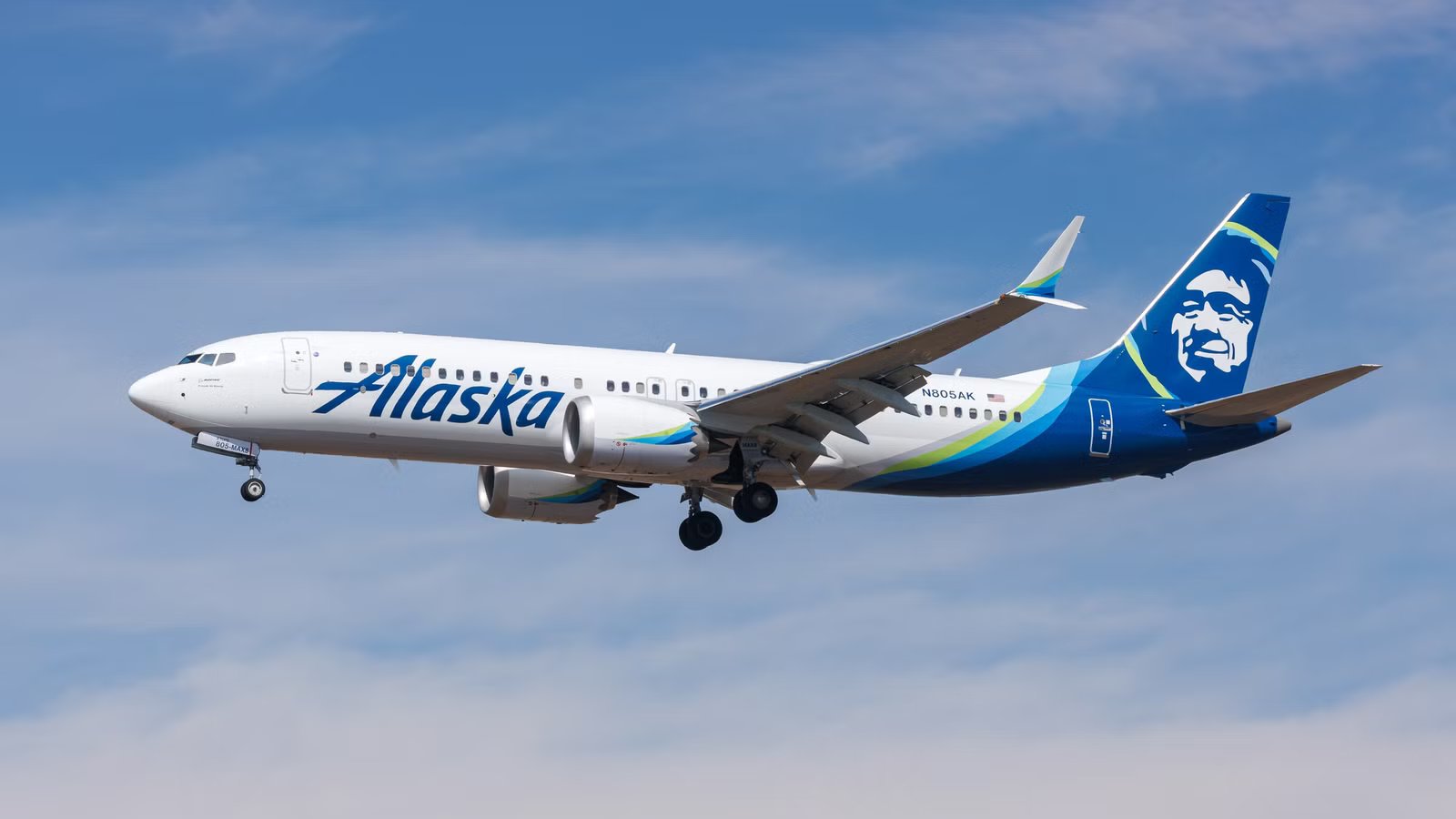 8-Hour Nonstop Flights: Alaska Airlines Launches Brand-New Boeing 737 MAX Route [Map]