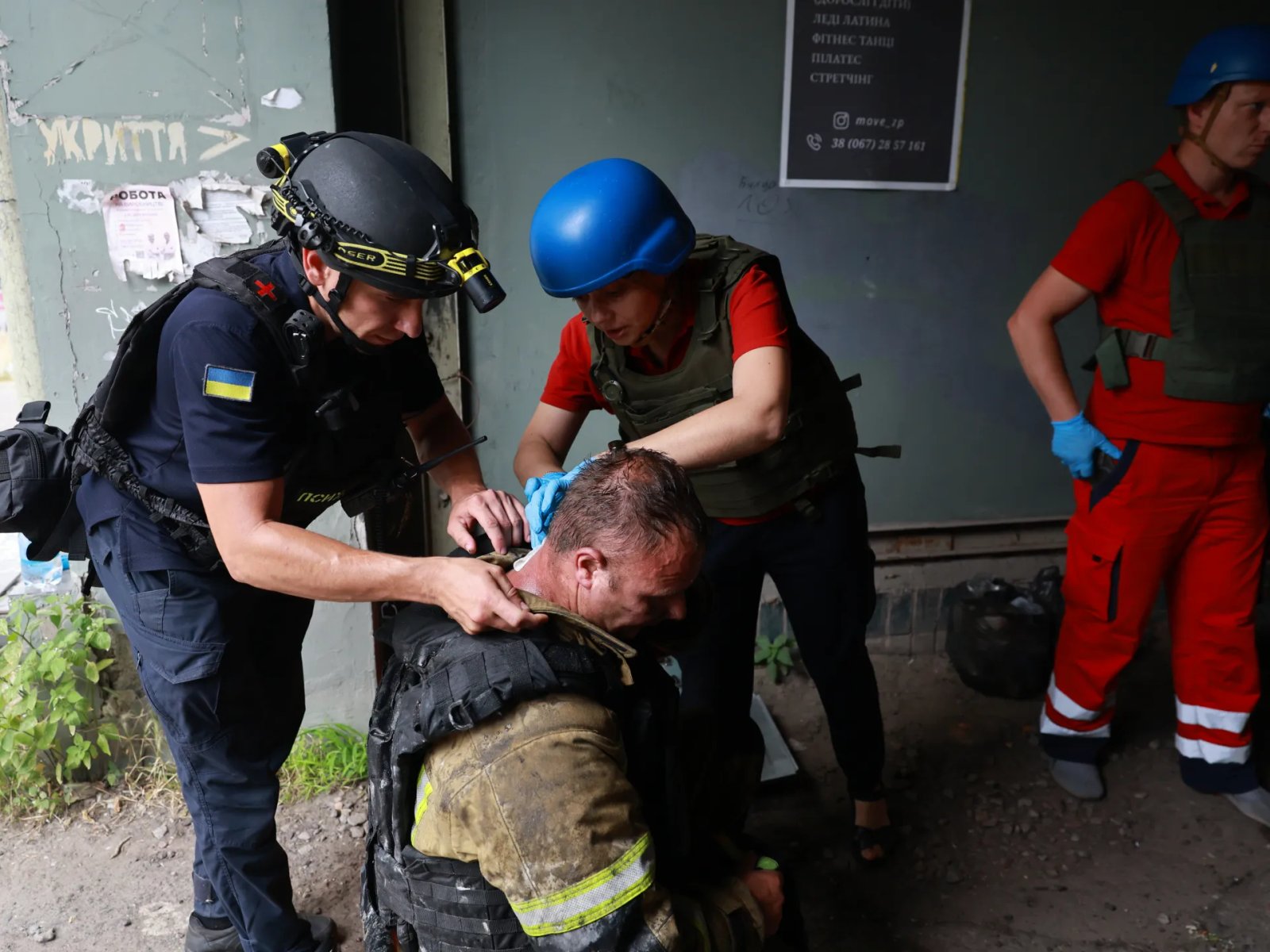 Three killed as Ukraine and Russia trade attacks overnight | Russia-Ukraine war News