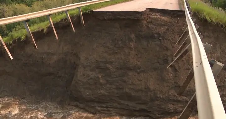 Flood watches, warnings remain in place as cleanup takes place across Alberta