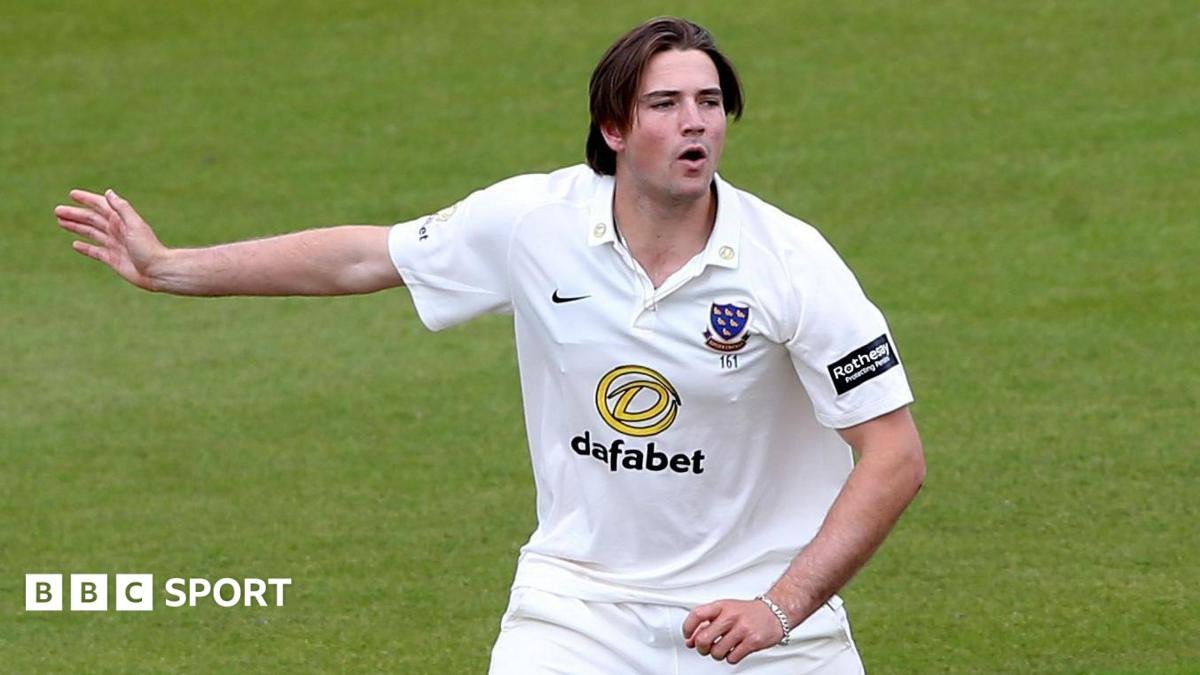 County Championship: Sussex top after beating Glamorgan