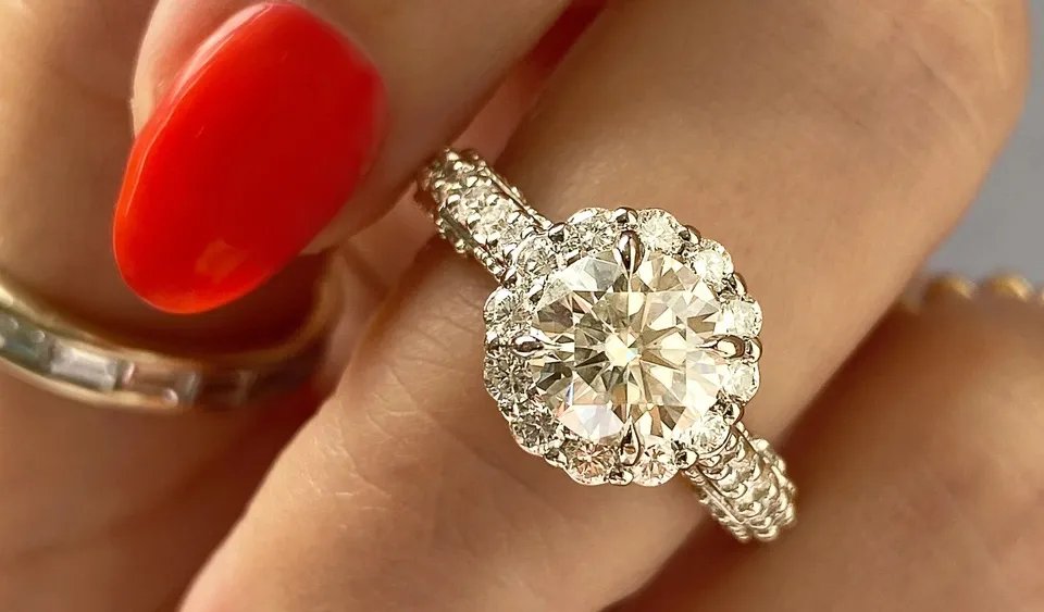 Cluster Engagement Rings Are Rising as Alternatives to Solitaires