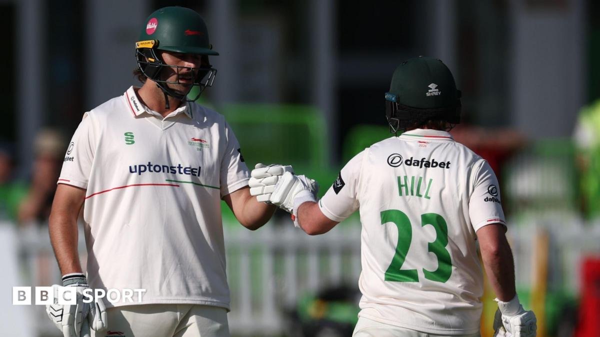 County Championship: Leics batters dig deep to keep Essex at bay