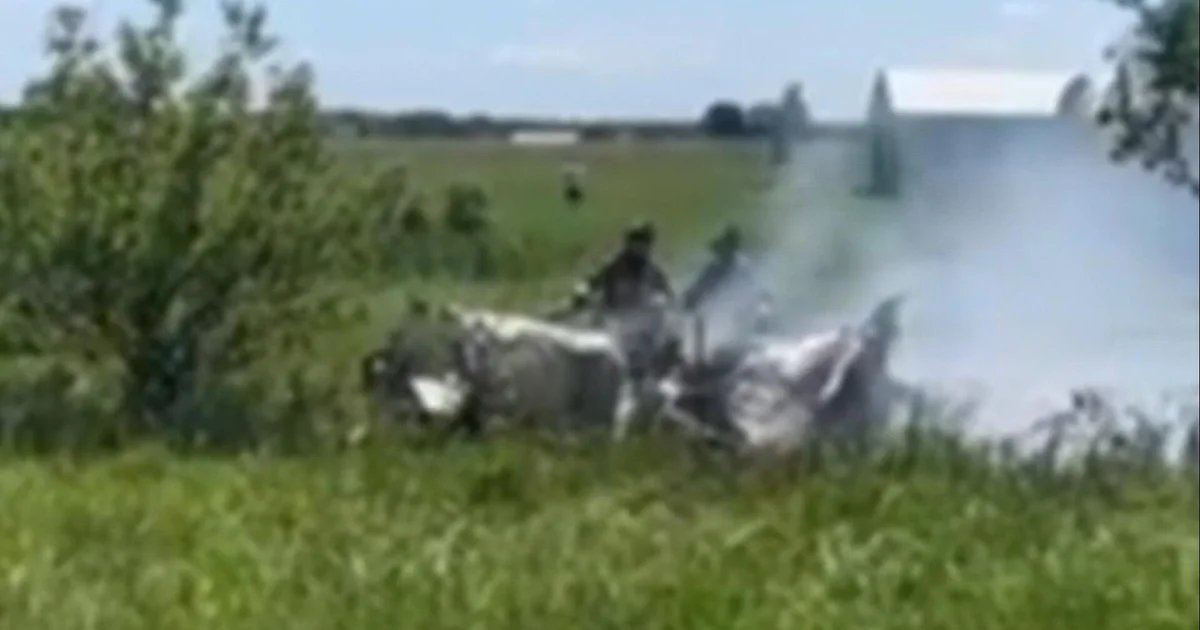 11 skydivers, 1 pilot killed in plane crash outside Kansas City