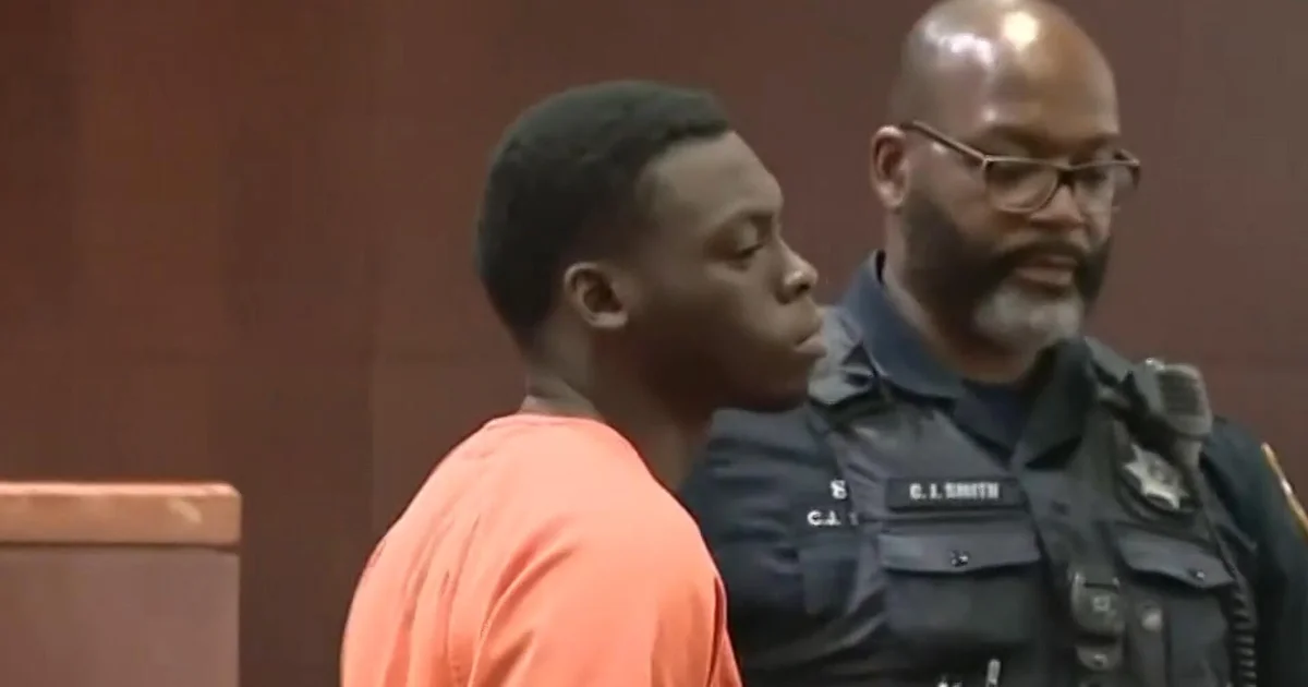 Man appears in court for allegedly boarding United flight with fake boarding pass