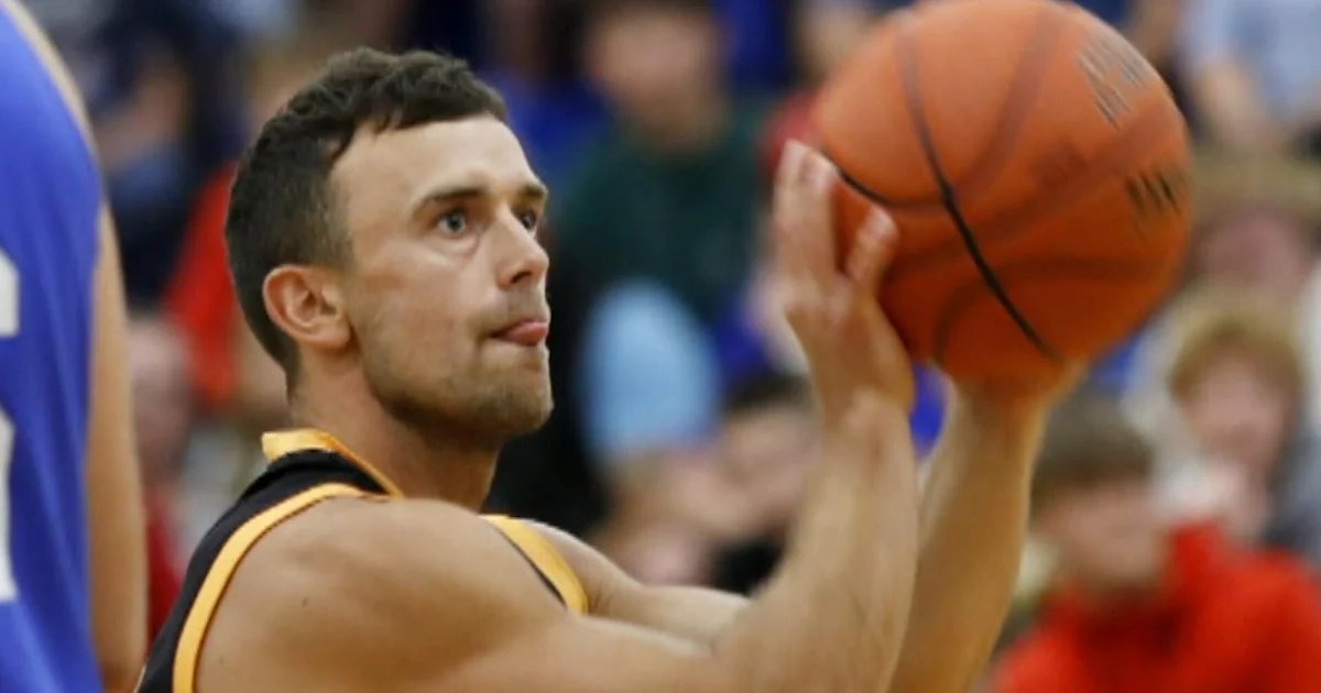 Middle school gym teacher breaks basketball records, awing his students